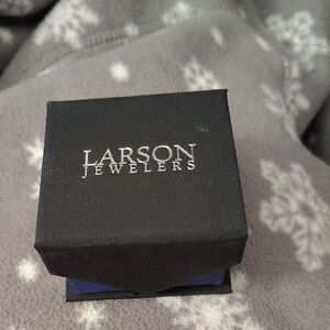 Larson Jewelers Black Ring Box